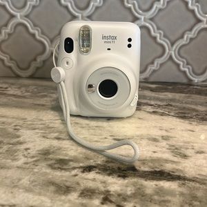 Instax mini 11 Polaroid camera